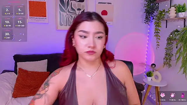 Snapshot of ViolettCastel chatting on May 2026 08:04:02 PM ViolettCastel online show from May 2026 08:04:02 PM