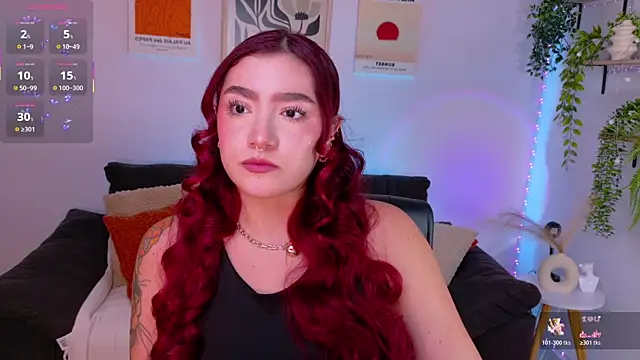 Snapshot of ViolettCastel chatting on July 2026 12:05:01 AM ViolettCastel online show from July 2026 12:05:01 AM