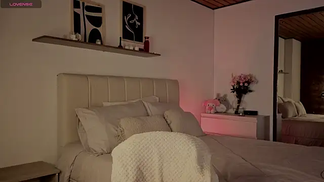 Roxxy mora online show from November 2025 10:30:01 PM