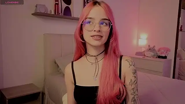 Roxxy mora online show from December 2025 11:45:01 PM