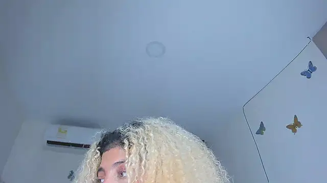 sofiacastillo01 online show from November 2025 01:16:01 AM