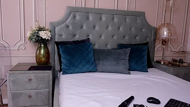 LucyAddison online show from February 2025 03:59:01 AM