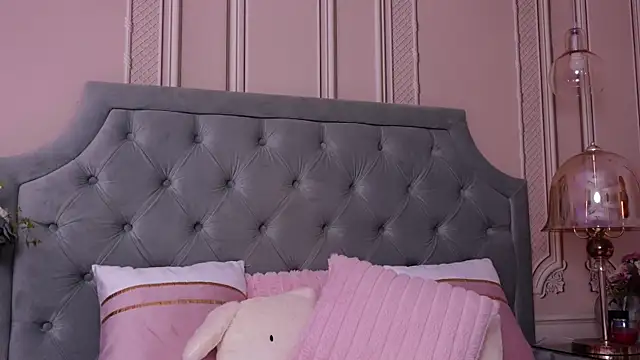 LucyAddison online show from March 2026 11:10:01 AM