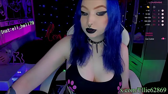 Snapshot of Kitty_goth chatting on February 2025 08:28:02 PM Kitty goth online show from February 2025 08:28:02 PM