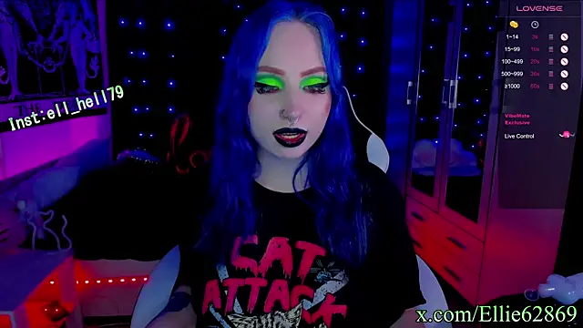 Snapshot of Kitty_goth chatting on March 2025 02:50:01 AM Kitty goth online show from March 2025 02:50:01 AM