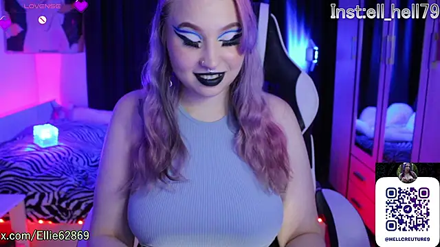 Snapshot of Kitty_goth chatting on September 2025 08:54:01 PM Kitty goth online show from September 2025 08:54:01 PM