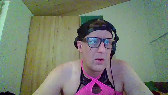 Bigthroaterboy online show from September 2025 05:16:01 PM