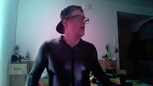 Snapshot of Bigthroaterboy chatting on April 2026 11:59:01 PM Bigthroaterboy online show from April 2026 11:59:01 PM