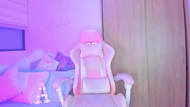 Snapshot of angelinalodge1 chatting on February 2025 02:20:02 AM angelinalodge1 online show from February 2025 02:20:02 AM