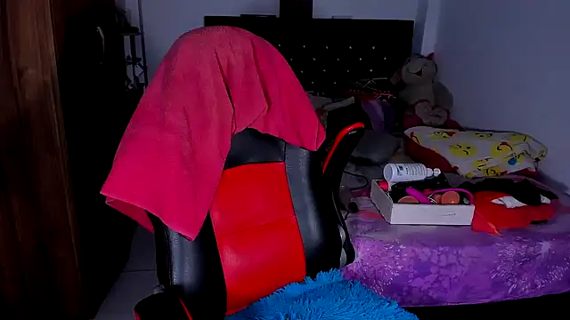 kerlysmith 24 online show from February 2025 08:36:02 PM