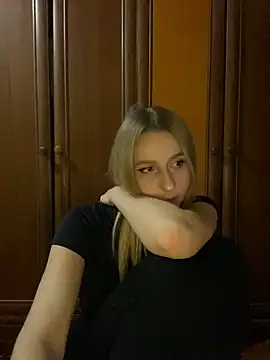 Snapshot of Ameli_Li chatting on December 2024 02:42:01 AM Ameli Li online show from December 2024 02:42:01 AM