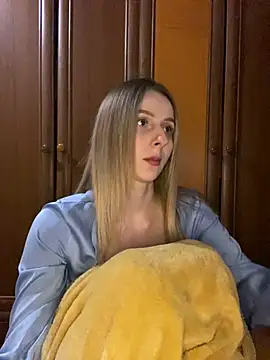 Snapshot of Ameli_Li chatting on March 2025 11:36:02 PM Ameli Li online show from March 2025 11:36:02 PM