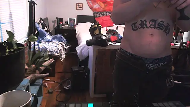 trash4cash online show from January 2025 10:38:01 PM