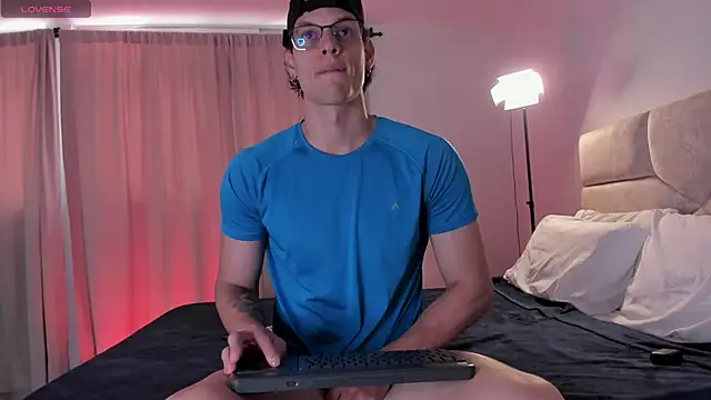 Snapshot of troy_palmer chatting on November 2025 05:24:01 PM troy palmer online show from November 2025 05:24:01 PM