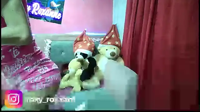 Snapshot of roxy_roxxan chatting on December 2024 10:50:02 AM roxy roxxan online show from December 2024 10:50:02 AM