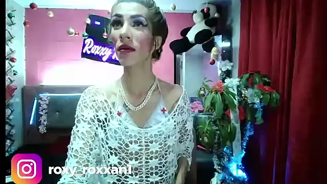 Snapshot of roxy_roxxan chatting on December 2024 03:25:02 AM roxy roxxan online show from December 2024 03:25:02 AM