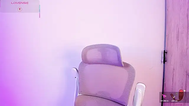 sofiaa grey  online show from November 2025 03:00:01 PM