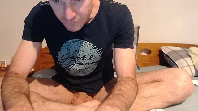 Snapshot of geree84 chatting on January 2025 03:07:01 PM geree84 online show from January 2025 03:07:01 PM