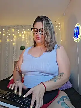 Snapshot of Juliietha_servas chatting on May 2026 12:49:01 AM Juliietha servas online show from May 2026 12:49:01 AM