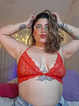 Snapshot of Juliietha_servas chatting on May 2026 01:13:02 AM Juliietha servas online show from May 2026 01:13:02 AM