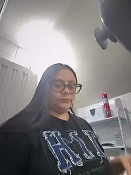 Snapshot of Sol_biglips chatting on December 2024 12:12:02 PM Sol biglips online show from December 2024 12:12:02 PM