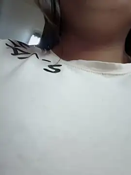 Snapshot of Sol_biglips chatting on December 2024 05:21:02 PM Sol biglips online show from December 2024 05:21:02 PM