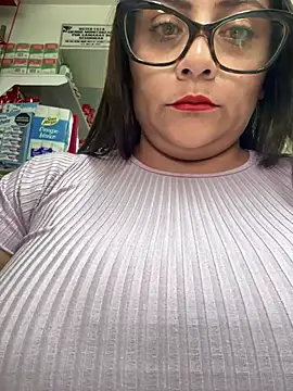 Snapshot of Sol_biglips chatting on January 2025 08:10:01 PM Sol biglips online show from January 2025 08:10:01 PM