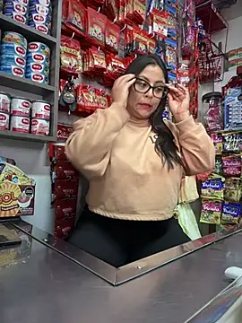 Snapshot of Sol_biglips chatting on January 2025 06:28:01 PM Sol biglips online show from January 2025 06:28:01 PM