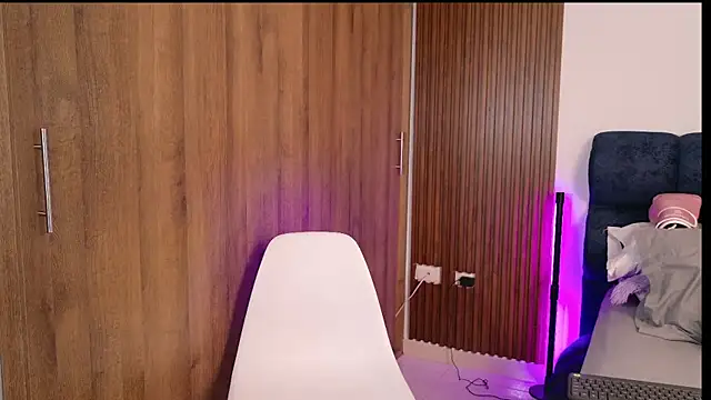 SophiaKarson online show from September 2025 07:13:01 PM