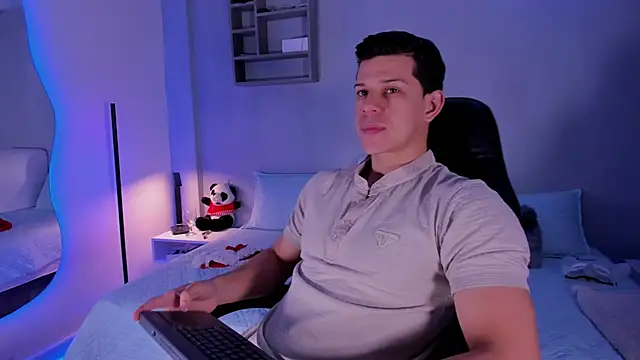 Snapshot of MarcoSullivan chatting on December 2025 02:01:02 PM MarcoSullivan online show from December 2025 02:01:02 PM