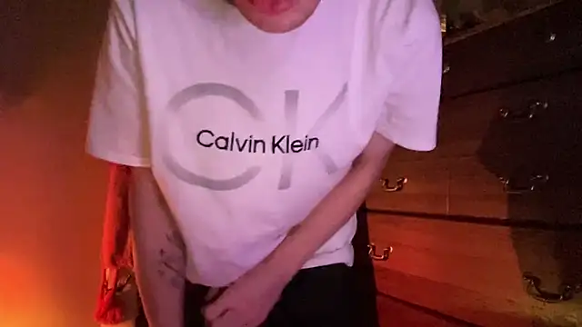 Mikeswanston online show from October 2025 05:24:02 PM