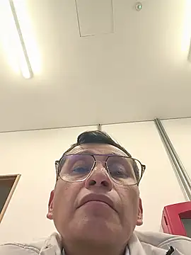 juan32 poco online show from July 2026 08:43:01 AM