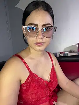 Azuna25 online show from April 2026 07:44:01 PM