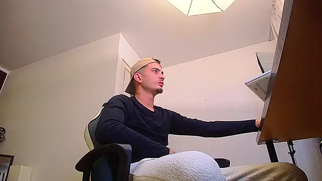 BrandonTate online show from October 2025 04:07:01 AM