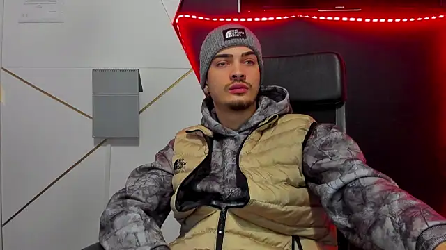 Snapshot of BrandonTate chatting on February 2026 05:33:02 AM BrandonTate online show from February 2026 05:33:02 AM