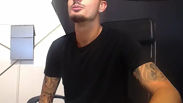 Snapshot of BrandonTate chatting on July 2026 08:54:01 AM BrandonTate online show from July 2026 08:54:01 AM
