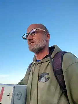 Snapshot of FloppyPickle4u chatting on February 2025 12:59:02 AM FloppyPickle4u online show from February 2025 12:59:02 AM