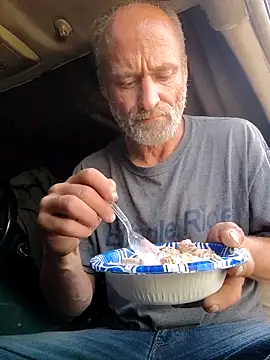 Snapshot of FloppyPickle4u chatting on February 2025 07:05:02 PM FloppyPickle4u online show from February 2025 07:05:02 PM