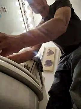 Snapshot of FloppyPickle4u chatting on February 2025 01:55:02 AM FloppyPickle4u online show from February 2025 01:55:02 AM