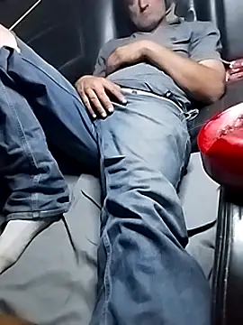 Snapshot of FloppyPickle4u chatting on March 2025 11:31:01 PM FloppyPickle4u online show from March 2025 11:31:01 PM