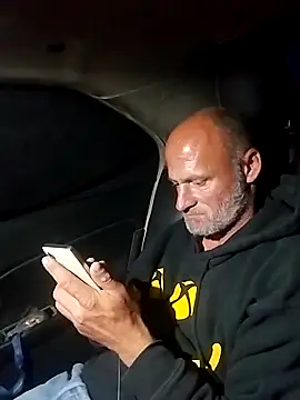 Snapshot of FloppyPickle4u chatting on March 2025 03:33:02 AM FloppyPickle4u online show from March 2025 03:33:02 AM