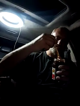 Snapshot of FloppyPickle4u chatting on March 2025 07:11:01 AM FloppyPickle4u online show from March 2025 07:11:01 AM