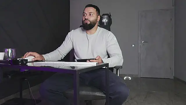 mattmasterss online show from October 2025 12:52:02 AM