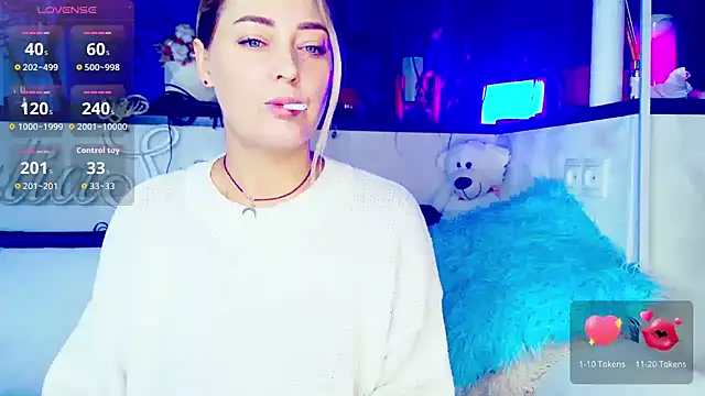  JuliaSpace  online show from September 2025 07:02:01 AM