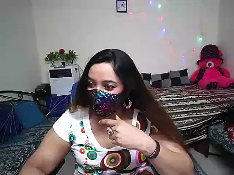 Arushisingh8888 online show from February 2025 08:44:01 AM