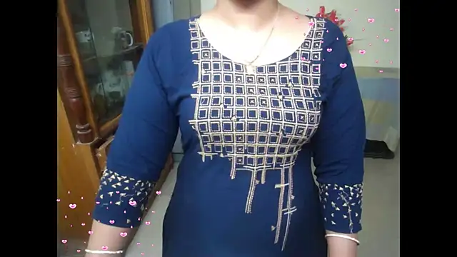 Arushisingh8888 online show from September 2025 02:19:01 PM