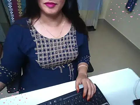Arushisingh8888 online show from October 2025 12:56:02 PM
