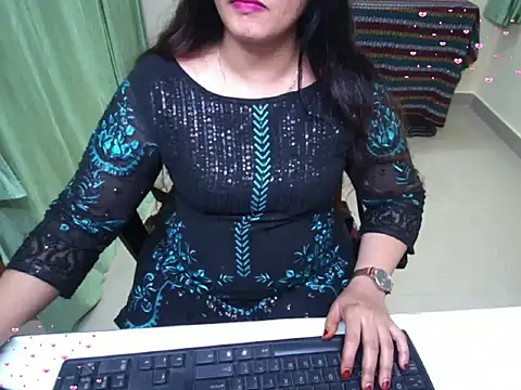 Arushisingh8888 online show from October 2025 04:04:02 PM