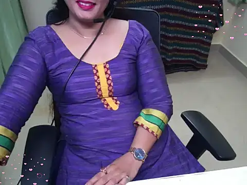 Arushisingh8888 online show from November 2025 12:48:02 PM