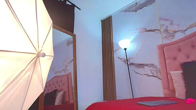 Ema Jonees online show from November 2025 11:32:02 AM